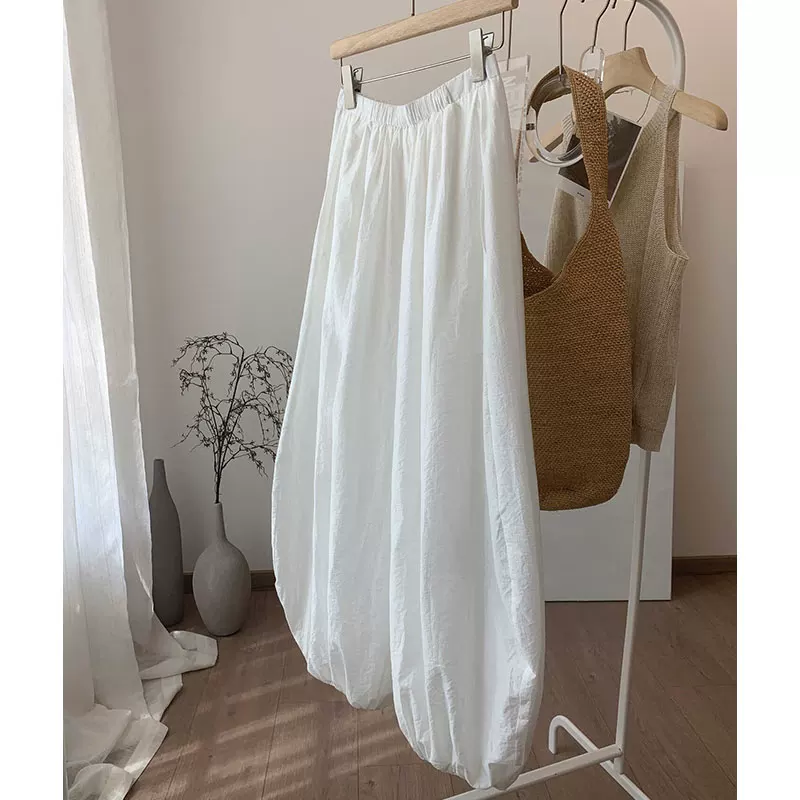 White veil, flashlight, summer trousers, loose fit