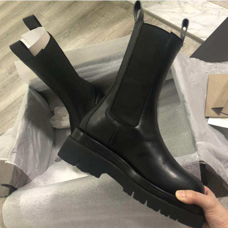 Large size women's shoes big size Martin boots female 41 43 43 autumn 2021 new flat bottom high cylinder thick bottom Chelsea midcylinder