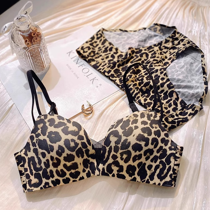 Authentic 2026 Leopard Print Sexy Seamless Underwear for Women with Small Busts, Push-Up, Anti-Sagging, Wire-Free Bra Set