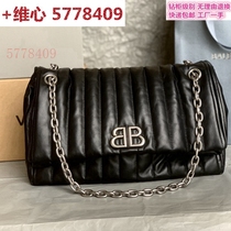 Deposit fashion good-looking casual good popular popular trendy and beautiful books one after another