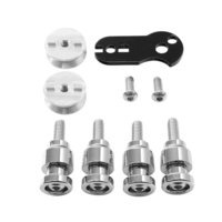 Один комплект быстросъемных винтов седельной сумки.