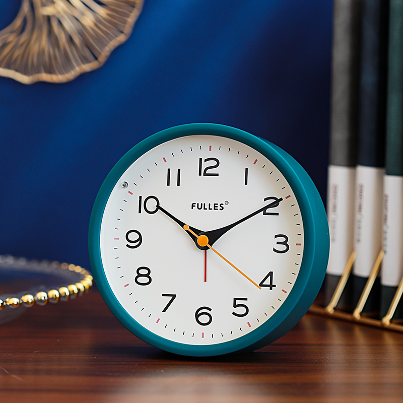 New alarm clock students with music alarm simple large digital mute bedside clock atmospheric desktop clock for the elderly