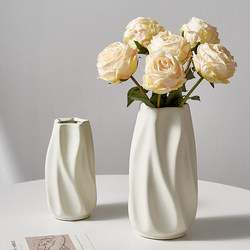 Retro Minimalist cream style ceramic vase Accessible Luxury ornaments Fancy water flower raising device living room dining table flower arrangement decoration