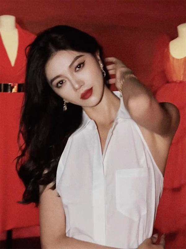 High-End Design, Niche and Stylish Halter Top, Unique and Beautiful, Age-Reducing White Sleeveless Shirt for Women in Spring and Summer