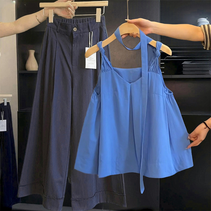 Korean Style Chic and Unique V-Neck Twist Camisole for Women, Summer Design, Loose Fit, Slimming Sleeveless Top