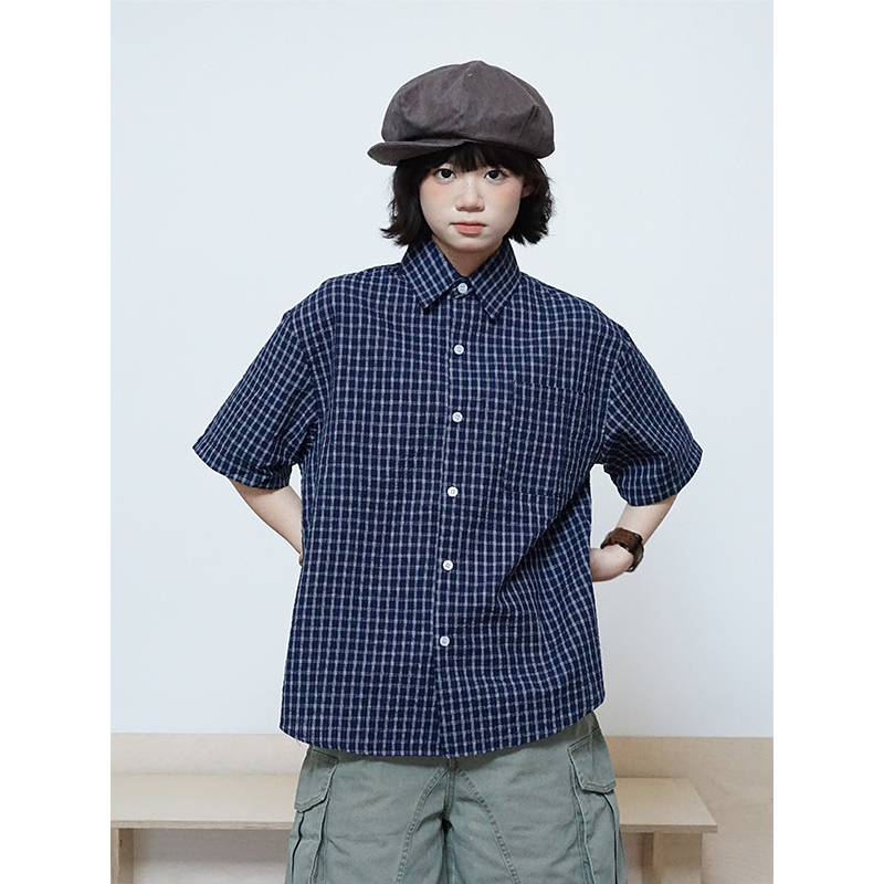 A Bowl of Shiduo's "Blue Plaid Patterned Short-Sleeve Shirt for Men in American Retro Style, Cleanfit Commuting Top A Bowl of Shiduo's "Blue Plaid Patterned Short-Sleeve Shirt for Men in American Retro Style, Cleanfit Commuting Top