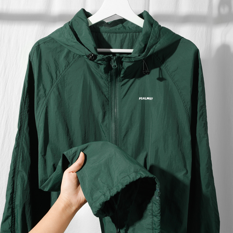Green Letter Print Outdoor Lightweight Sun Protection Clothing for Men, Versatile Couple Loose Jacket, Women's Summer Hooded Sun Protection Clothing for Men Green Letter Print Outdoor Lightweight Sun Protection Clothing for Men, Versatile Couple Loose Jacket, Women's Summer Hooded Sun Protection Clothing for Men