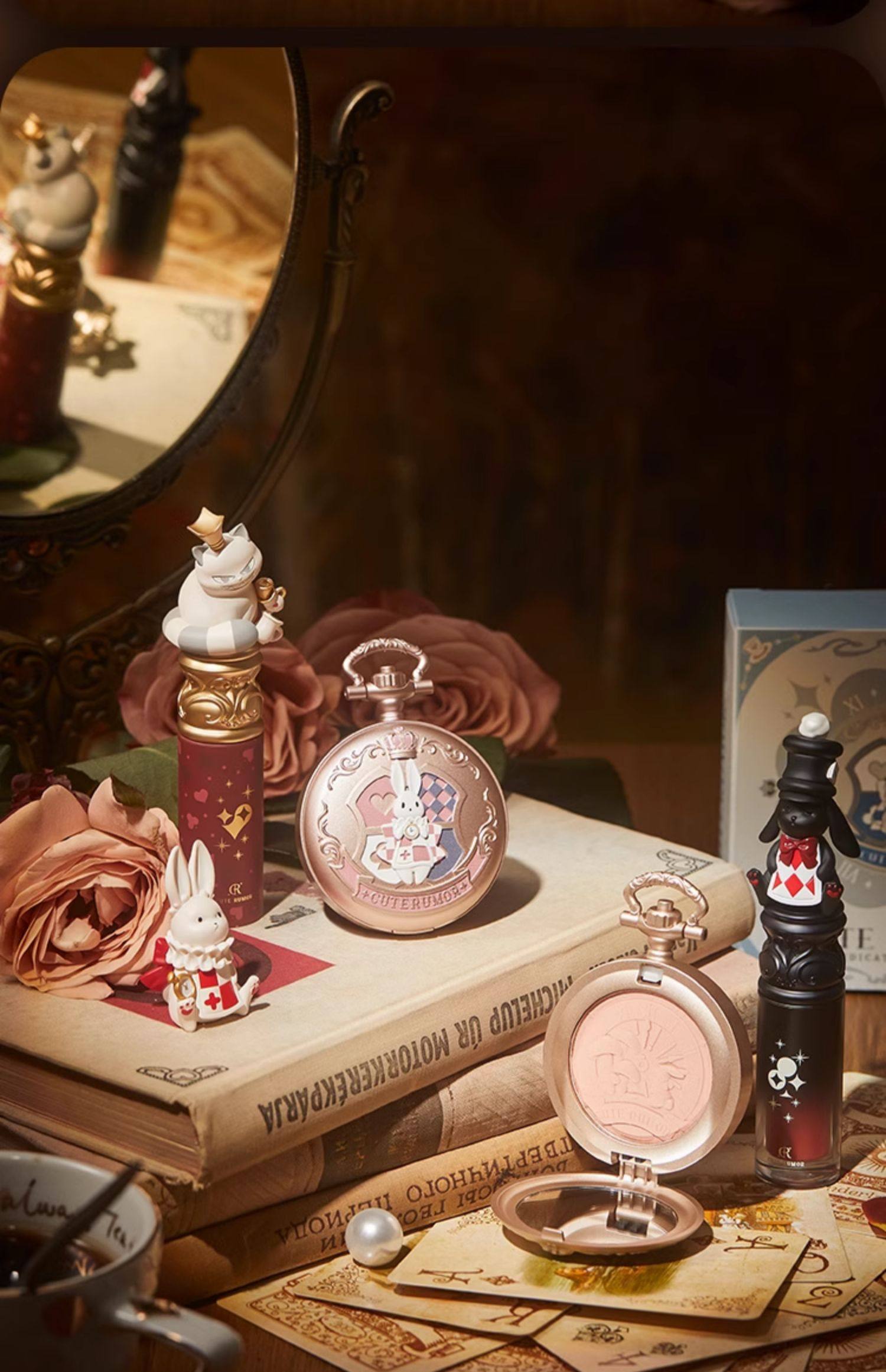 【中国直邮】 醉时光 怀表腮红 可爱物语奇镜茶会兔兔哑光修容R06天真童谣(BABY奶油粉)*1件