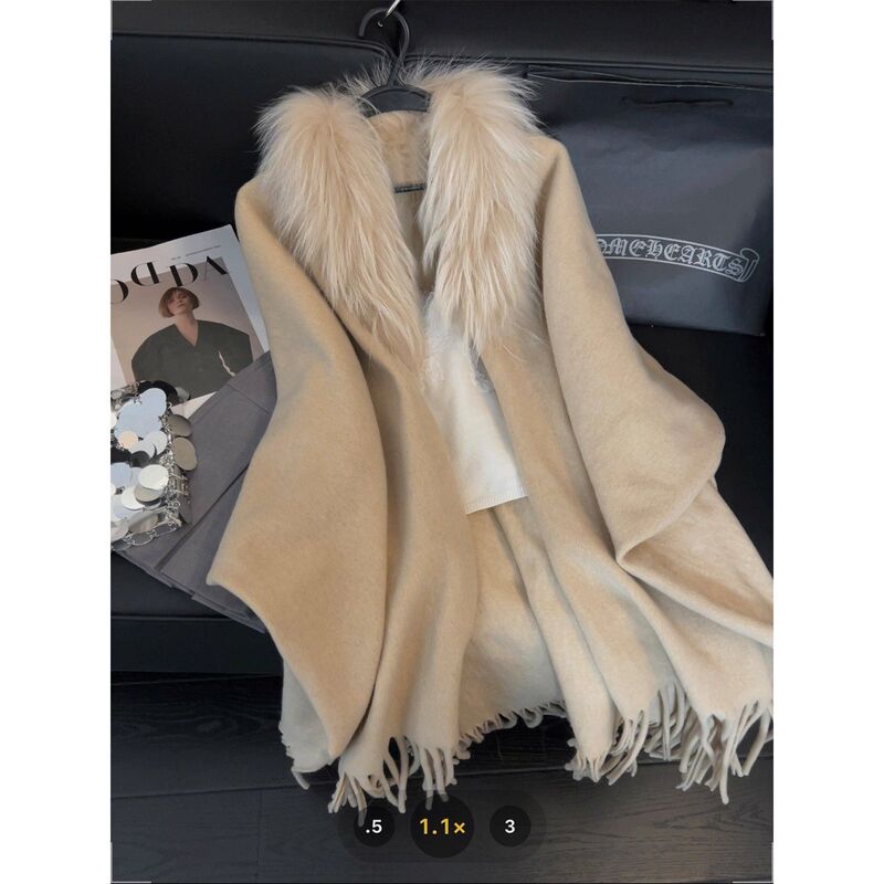 Fur Collar Patchwork Shawl Coat for Women with Heavy Tassel Design, 2025 Autumn and Winter Light Luxury Socialite Style Cape Cardigan