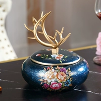 Металлическая пепельница