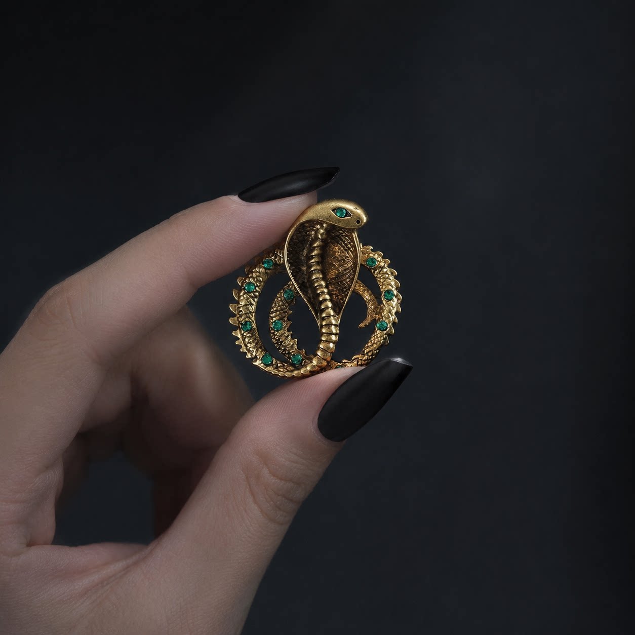 "Gilded Serpent" Fully Diamond Cobra Brooch: Exquisite High-End Luxury Suit Coat Pendant