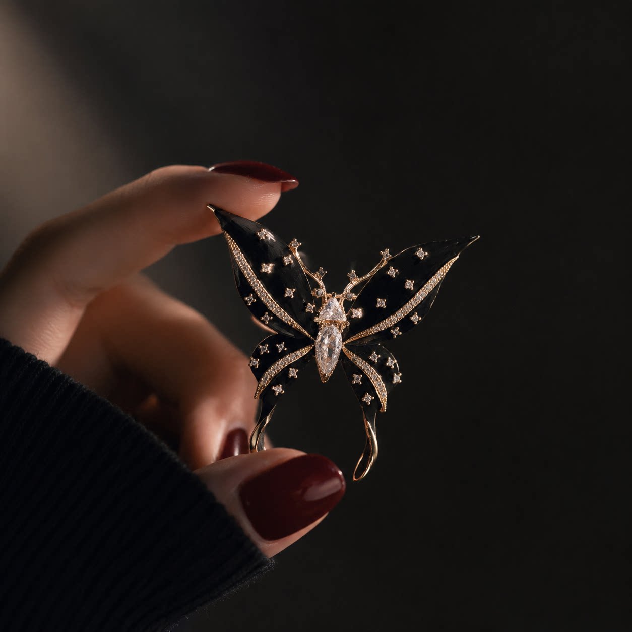 "Starry Night Butterfly" Full Diamond Star and Butterfly Brooch: Exquisite and High-End Dark Suit Coat Butterfly Pin Accessories