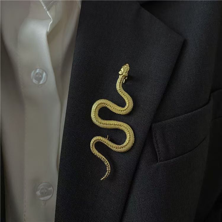 "Serpent Transforms into a Dragon" - A high-end, sophisticated, and uniquely designed suit brooch featuring a serpentine design.