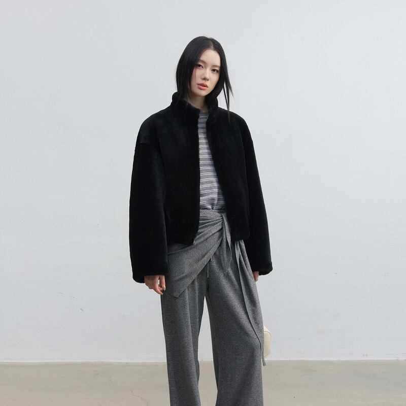 Winter New Style Jin Imported Lamb Fur Integrated Leather Jacket for Women, Genuine Leather Cocoon-Shaped Short Jacket, Simple Style Winter New Style Jin Imported Lamb Fur Integrated Leather Jacket for Women, Genuine Leather Cocoon-Shaped Short Jacket, Simple Style
