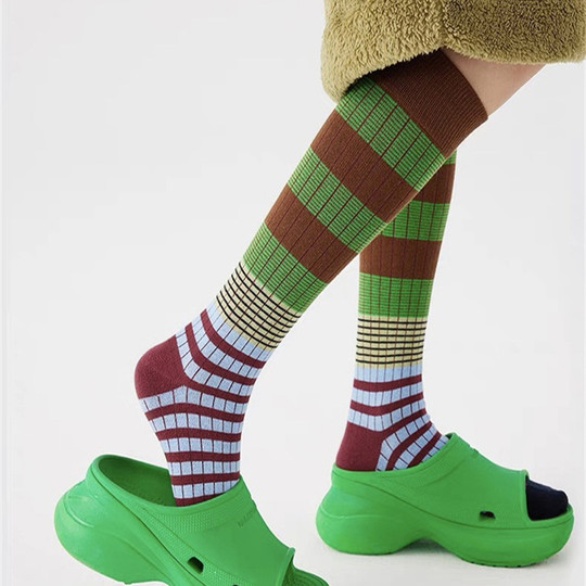 Socks women's pile socks autumn and winter contrasting retro striped calf socks Korean style slimming beautiful legs Maillard stockings