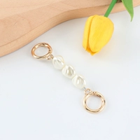 Простая белая барочная жемчужина 12 см. Золотая растянутая цепь