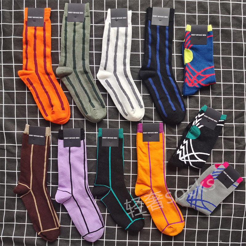 Japanese three houses irregularly vertical striped medium cylinder retro boneless object simple light luxury liquid pile female socks