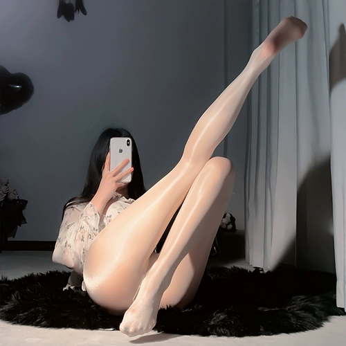 Сексуальные масла Яркие чулки самки черные шелковые носки для света.