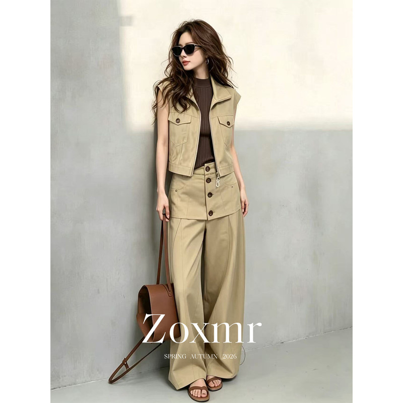 Summer Ootd Old Money Style Outfit for Petite Figures, Elegant and Age-Reducing Khaki Workwear Vest and Cargo Pants Set Summer Ootd Old Money Style Outfit for Petite Figures, Elegant and Age-Reducing Khaki Workwear Vest and Cargo Pants Set