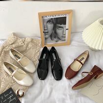 Four seasons shoes with a button 100 hitch a grandma shoe boardroo thick heel retro square head light mouth low heel soft girl mary precious shoes