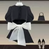 Комплект, пиджак классического кроя, костюм, шорты, популярно в интернете, по фигуре