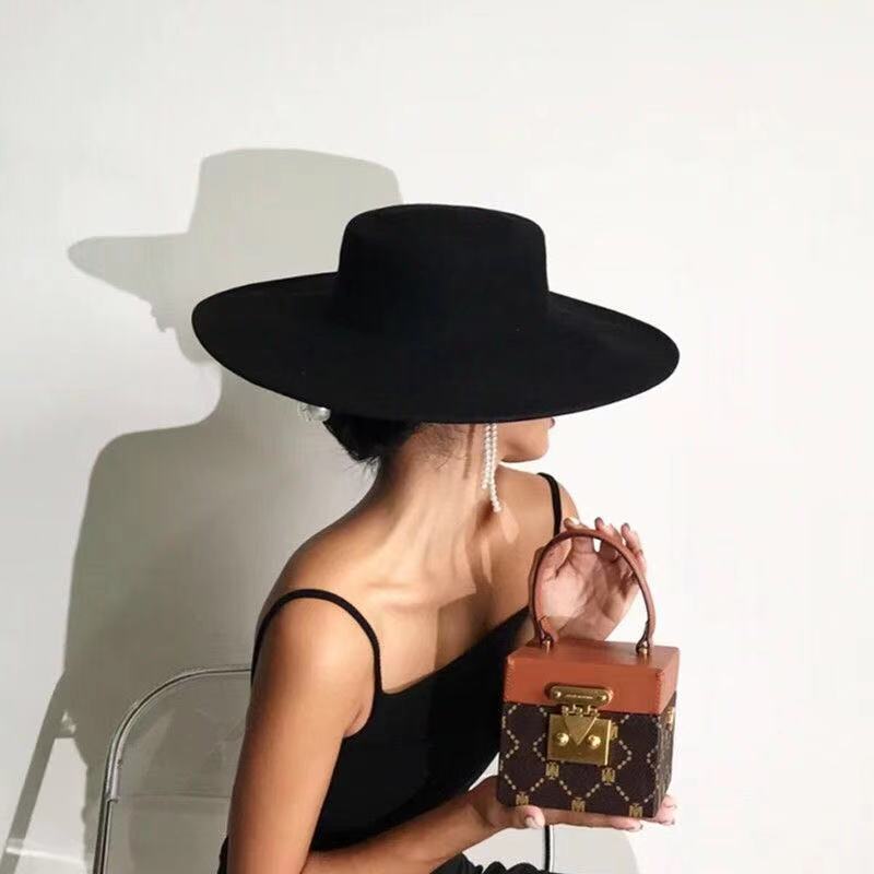 White French Hepburn-Style Flat-Top Hat for Women, Retro Men's British Camel-Colored Black Knight Wide-Brimmed Woolen Hat