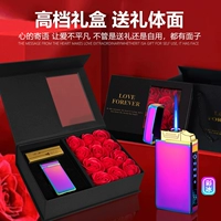 Подарочная коробка с розами цвета льда