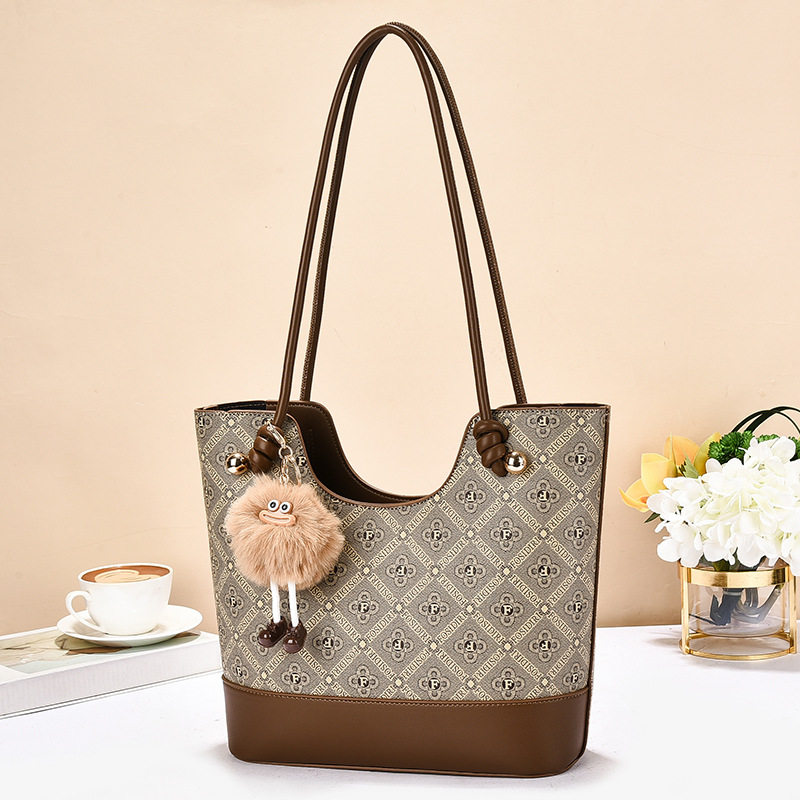 Large-Capacity Retro Color-Block Bucket Bag Women's Tote Bag 2025 New Model Mom's Commuter Handbag Underarm Shoulder Bag