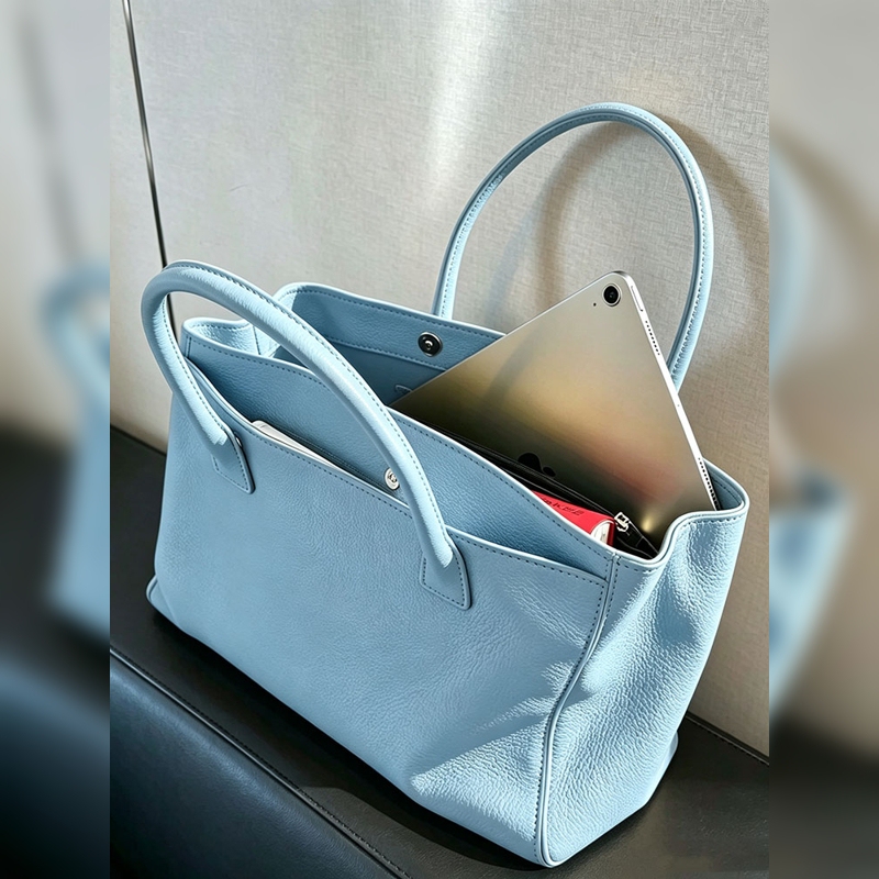 Blue Large-Capacity Soft Leather Tote Bag for Women 2026 New Exquisite Hand-Held Crossbody High-End Work and Commuting Bag