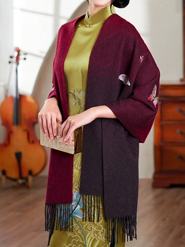 Демисезонная двусторонняя вышивка, накидка, градиент