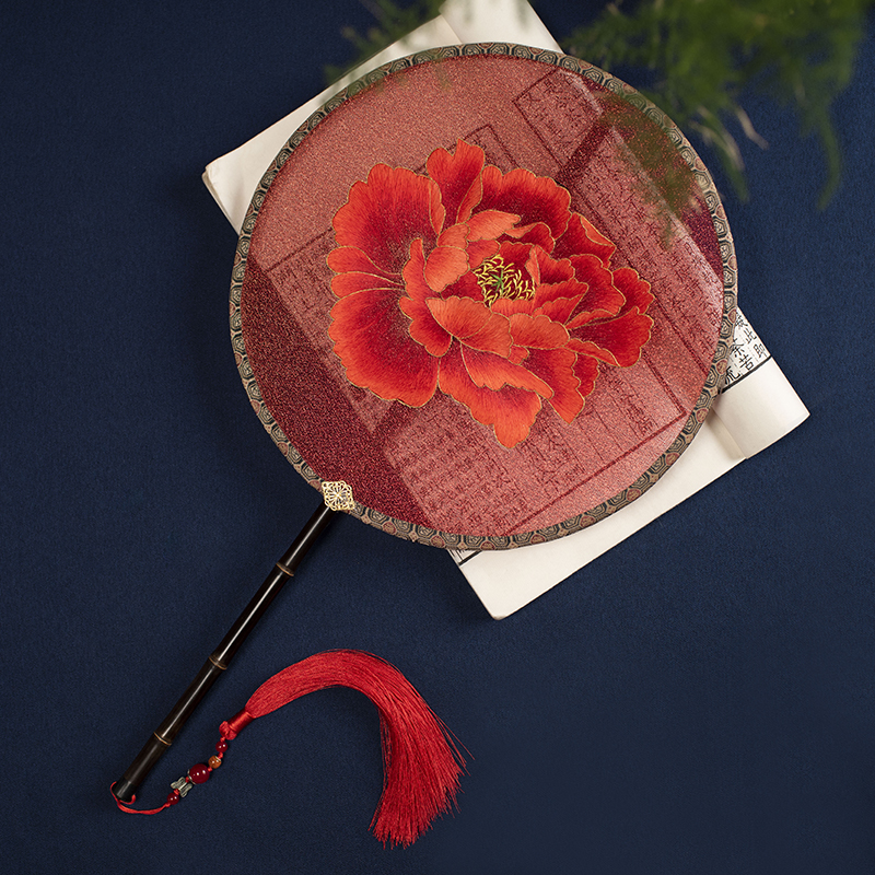Su embroidery ancient silk double-sided embroidery fan advanced custom retro fan married fan Chinese fan bride