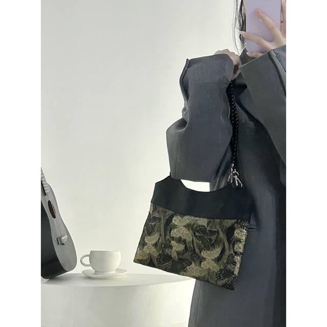 Niche ການອອກແບບໃຫມ່ແບບຈີນ gilt butterfly handbag ເຢັນ 2024 ພາກຮຽນ spring ໃຫມ່ temperament ຖົງບ່າ versatile