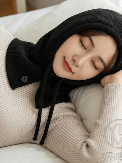 Women's Sleep Cap for Autumn and Winter, Shawl Hat with Neck Protection, Cold-Proof and Warm, Night Sleep Cap for Women, Beige Solid Color