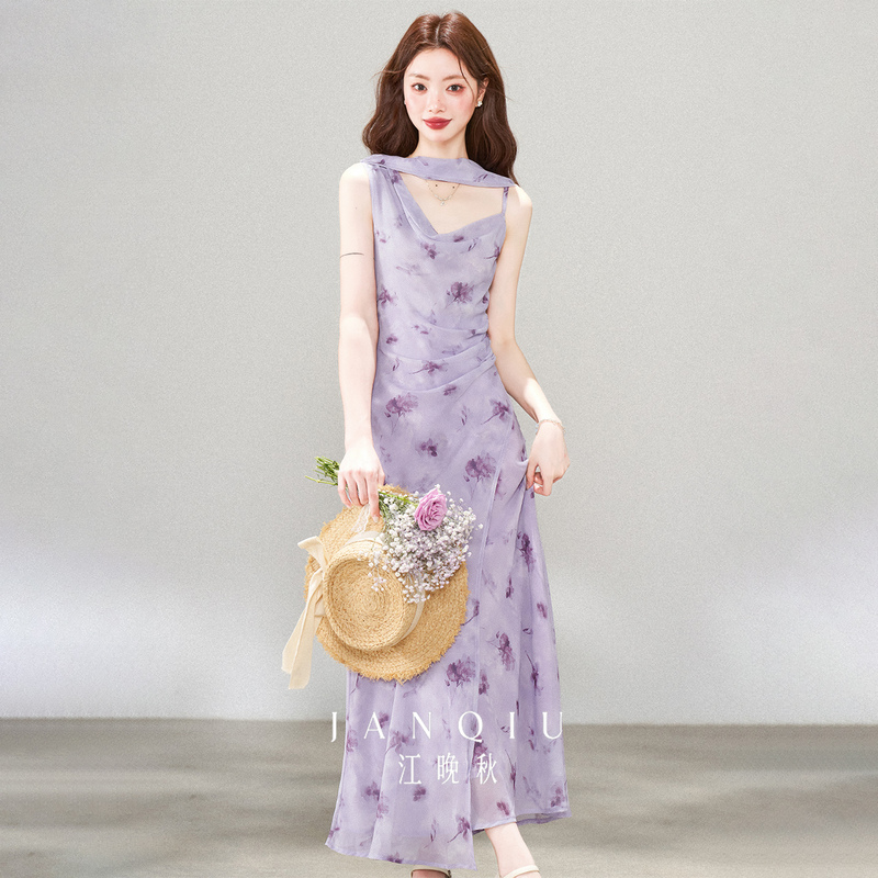 Jiang Wanzhou's French-Style Holiday-Style Sleeveless Swing-Neck Dress for Women, New Summer Model, Slim-Fitting, Slimming Floral Long Dress with an Elegant Vibe Jiang Wanzhou's French-Style Holiday-Style Sleeveless Swing-Neck Dress for Women, New Summer Model, Slim-Fitting, Slimming Floral Long Dress with an Elegant Vibe