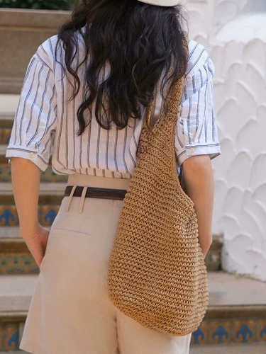 Пляжная вместительная и большая соломенная сумка на одно плечо