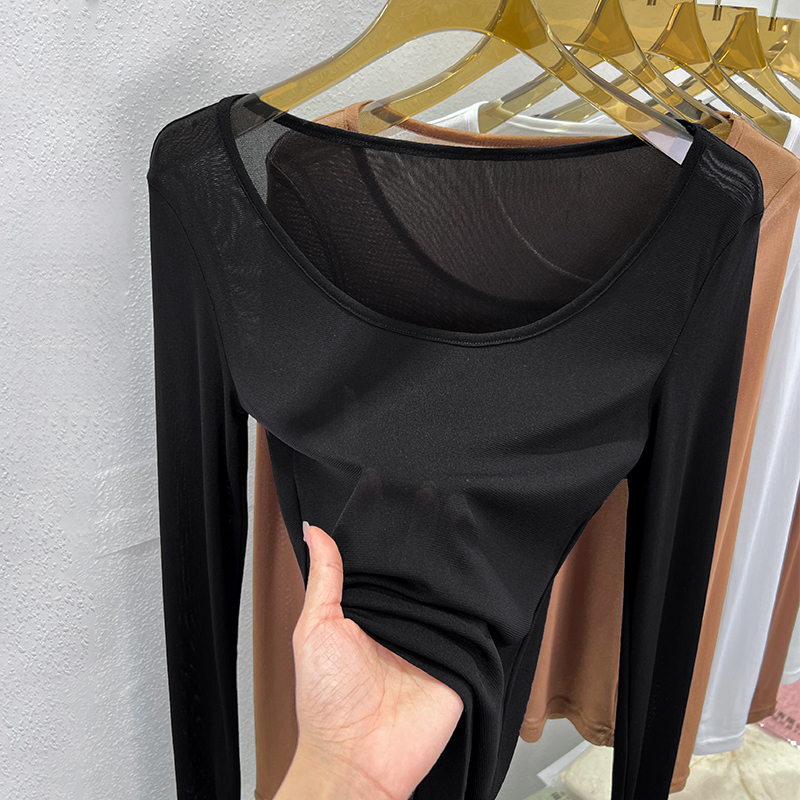 Slightly Transparent Large Round Neckline Mesh Base Shirt for Women, Thin Style for Autumn and Winter, Black T-Shirt for Layering, Low-Cut Long-Sleeve Top