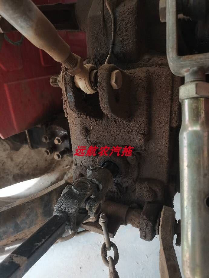 Rear traction bracket for the small four-wheeled tractor with the same single cylinder in Hebei's Oishi family