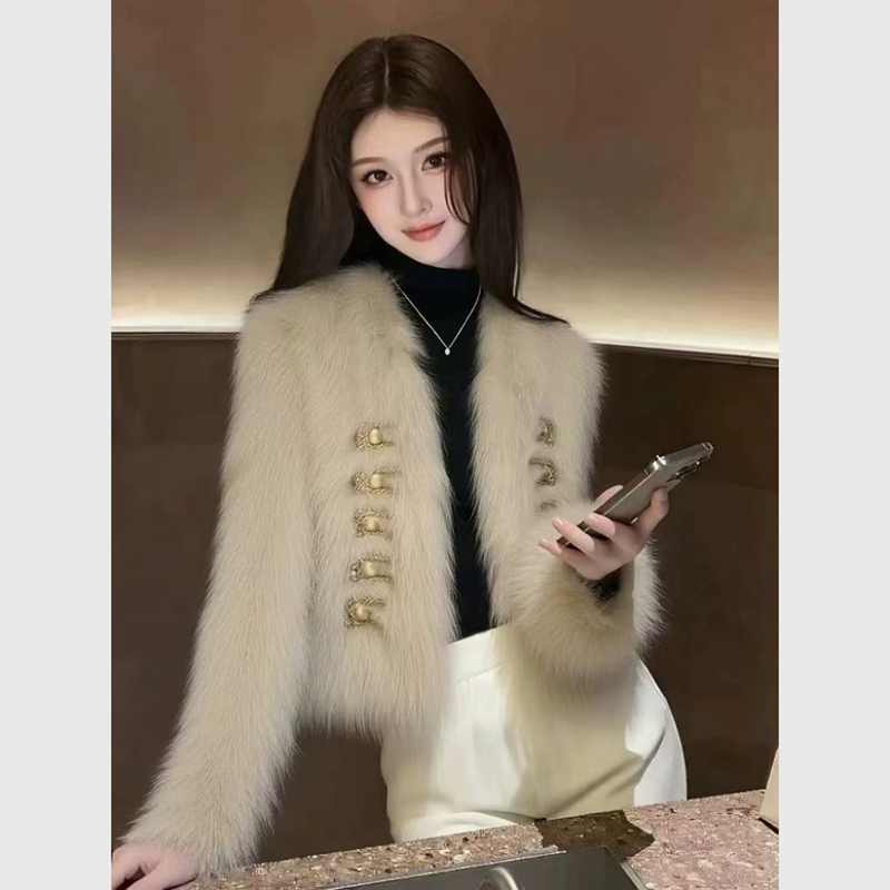 2026 Winter New Unique and Super Stylish Khaki Plush Coat with a High-End Feel, Fashionable and Trendy Short Jacket 2026 Winter New Unique and Super Stylish Khaki Plush Coat with a High-End Feel, Fashionable and Trendy Short Jacket