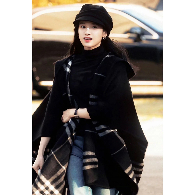 High-End Version 100% Australian Wool Zhang Jingyi Style Black Plaid Shawl Cape Double-Sided Wool Hooded Coat for Women