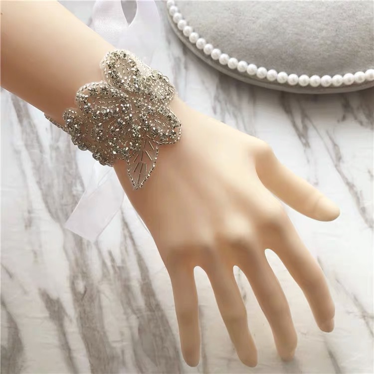 Hand Sewn Strings Beads Luxurious Knot Wedding Wine Banquet Water Drill Bride Wrist Flower Stage Hand Ring Bridesmaid Group