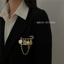 Back-shaped pins fur coat suits accessories brooch women baroque tide small scented wind female design sensation Suminimis