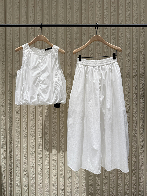 Authentic Two-Piece Dress 2026 Summer New Arrival Light and Simple White Pleated Flower Bud Style Long Dress Mbf2Drs014