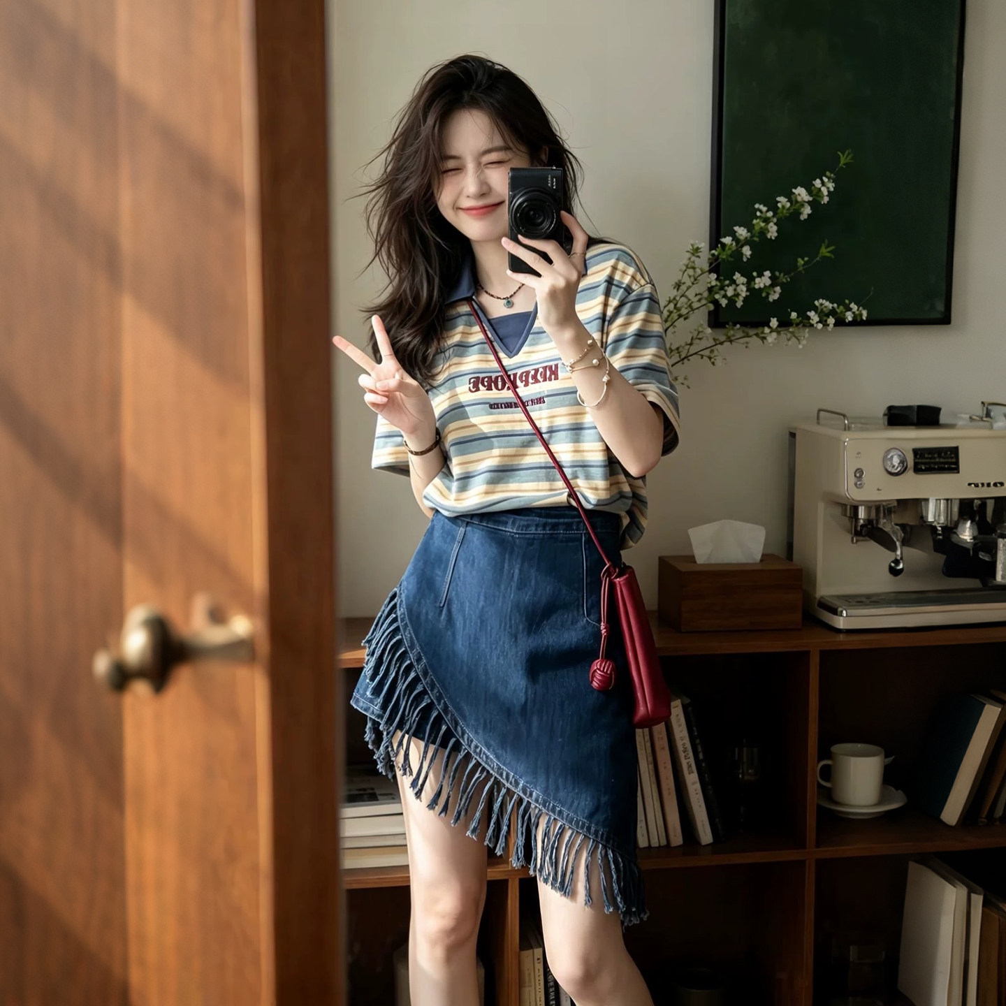 Летний комплект одежды ootd, уменьшающий возраст, полосатая футболка с короткими рукавами, юбка-брюки с кисточками неправильной формы, женская одежда из двух частей.
