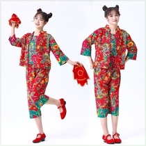 Northeast Grand Flower Bub Village Aunt Two turned out to serve funny Sister Plaza Dance Seedlings Song Suit Peasant Suit