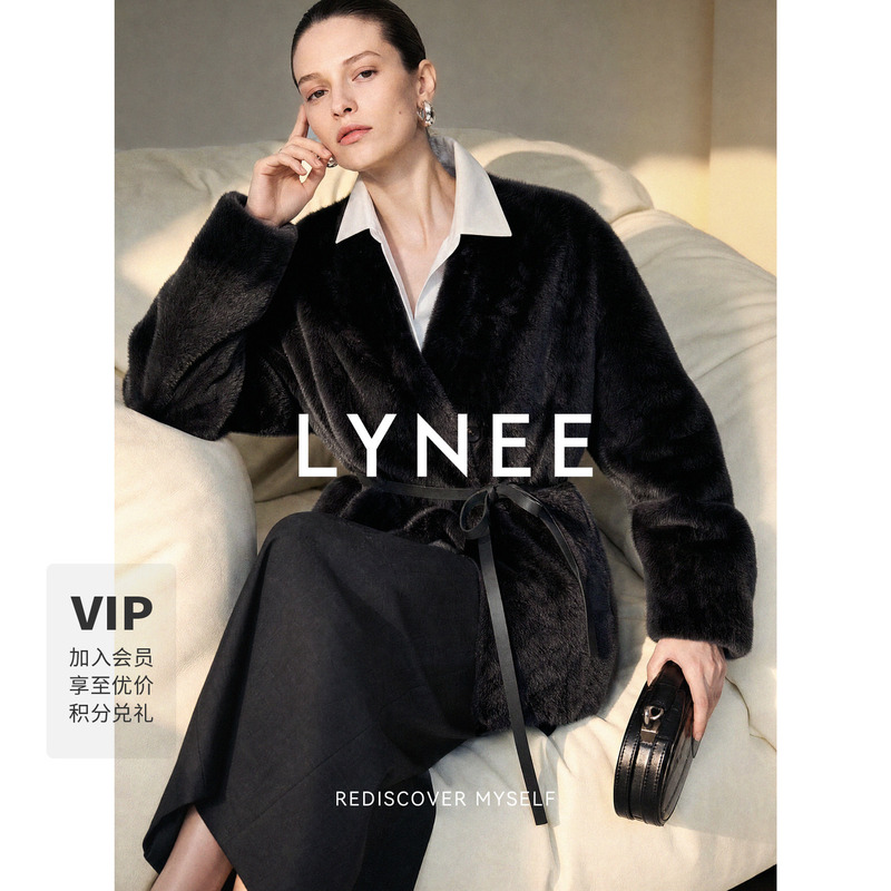 Lynee【Black Label】Sheepskin Fur Integrated Coat for Women, New Winter Loose V-Neck Fur Coat Lynee【Black Label】Sheepskin Fur Integrated Coat for Women, New Winter Loose V-Neck Fur Coat