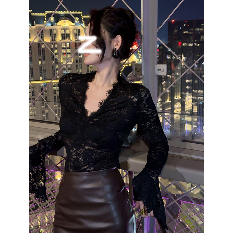 Sexy Bell-Sleeve V-Neck Lace Blouse for Women, New Autumn and Winter Style, Chic, Slim-Fitting, Long-Sleeve Top for Layering, Trendy