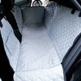 Собачья машины, несущие домашнюю панель, положительный водитель, гнездо автомобиля, в больших собачьих анти -пышных сиденьях на автомобильном артефакте