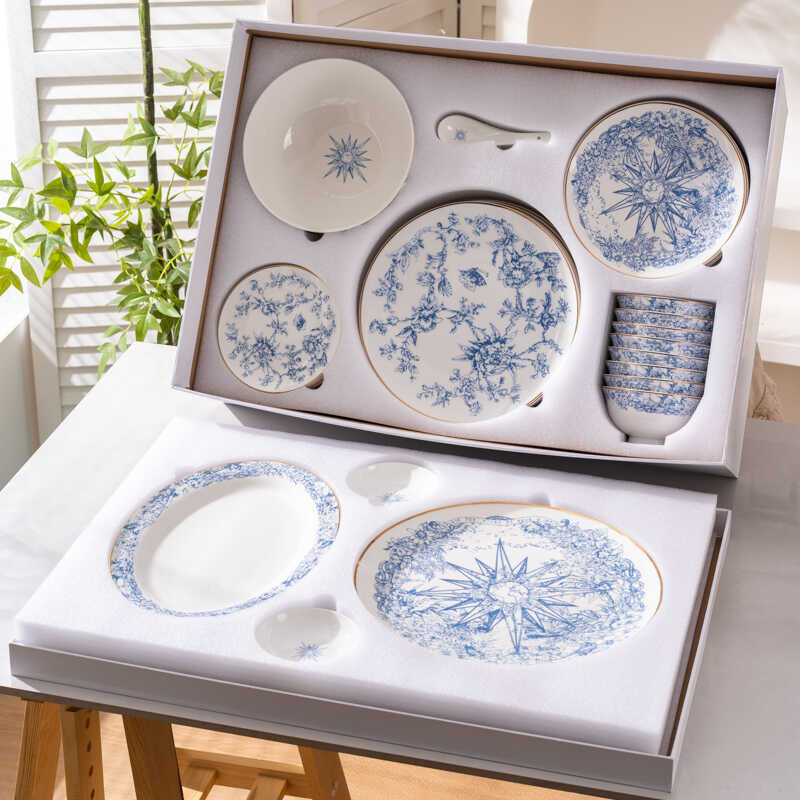 Dijia European-Style Lucky Star High-Quality Light Luxury Plate and Bowl 41-Piece Tableware Set with Hand-Painted Goldfish Plate in Exquisite Gift Box