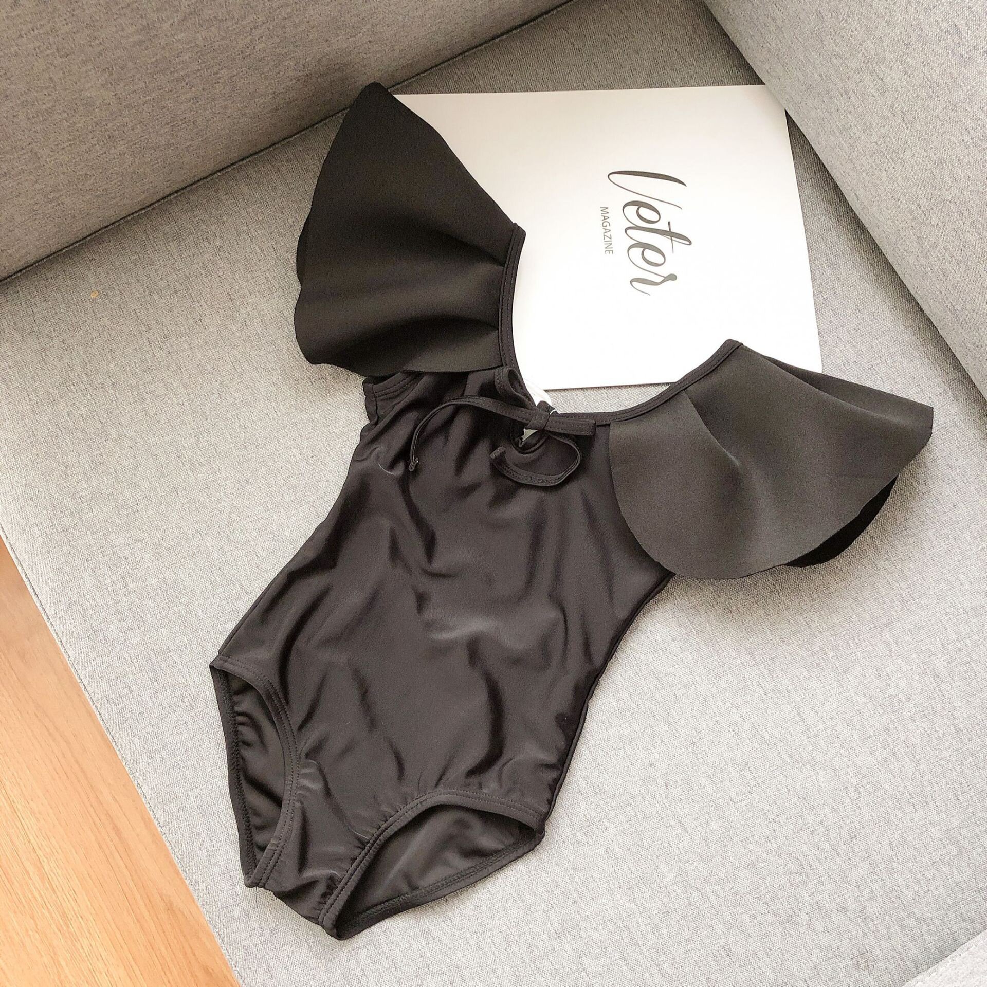Korean version of girls bikini ruffled princess swimsuit small l children cute conjoined vacation hot spring swimming