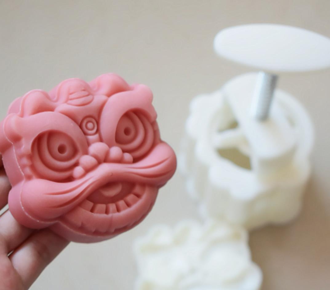 Mid-autumn thickened wide-style mooncake mold thickened wide-style hand pressure 75G150 Kbake solid Lions National Tide Breeze